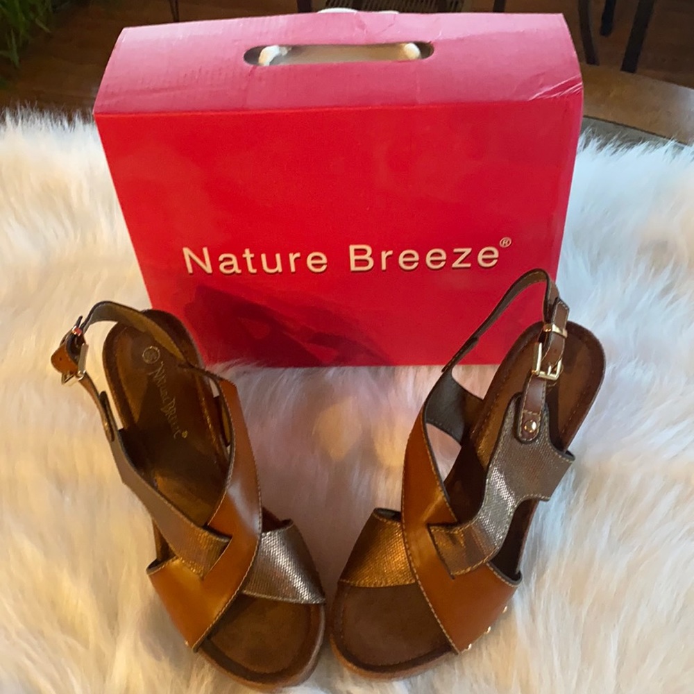 Never Worn- Nature Breeze- Sling 01 Brown and Gold Block Heels, size 8 1/2